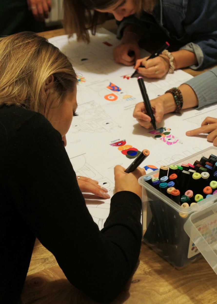 Coloriage XXL français Lundi en Huit, collaboration avec Les Tetes Dures, illustration à colorier au format geant
